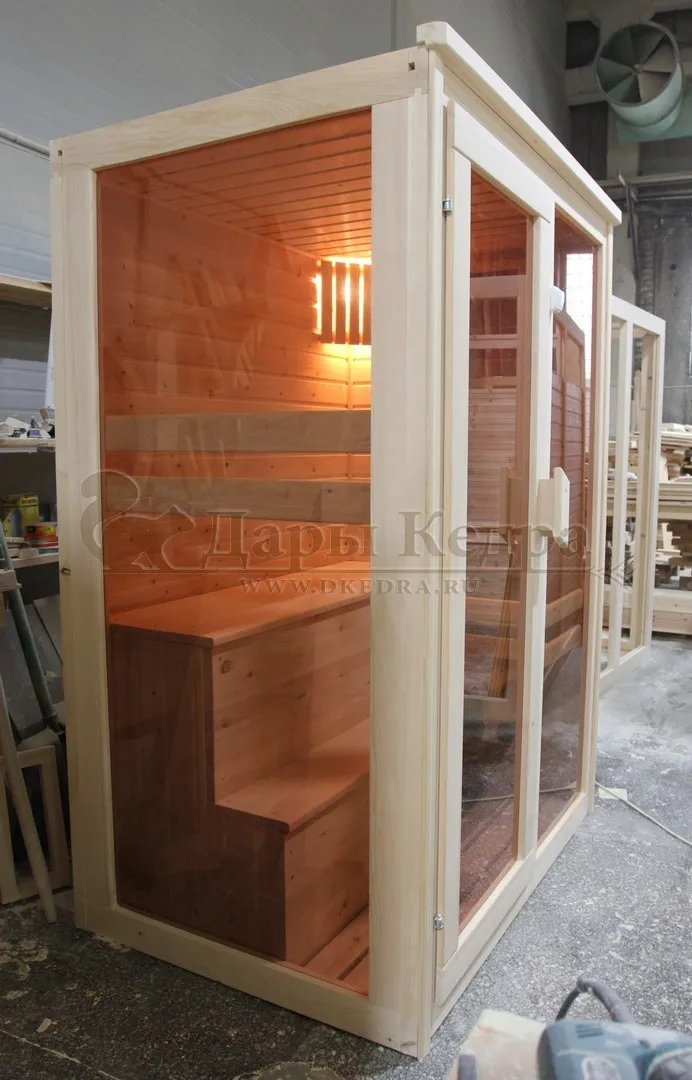 Двухместная финская сауна кабина из кедра и липы с электрокаменкой